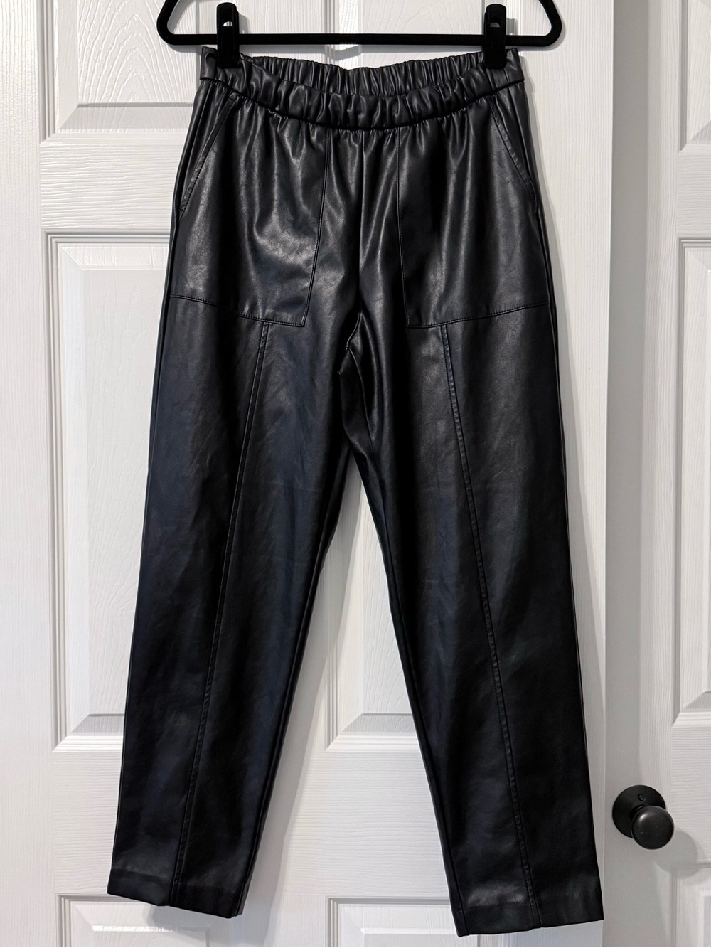 GAP Faux Leather Pull On Pants Womens M Black Tapered Ankle Vegan Leather - Picture 2 of 10